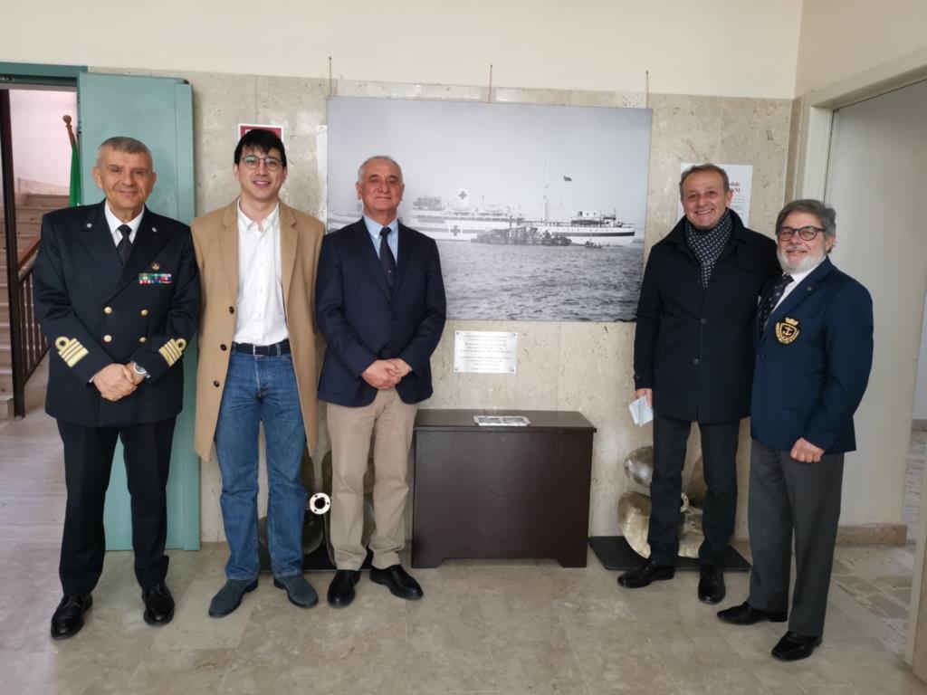 In Capitaneria la foto della nave ospedale 'Città di Trapani'