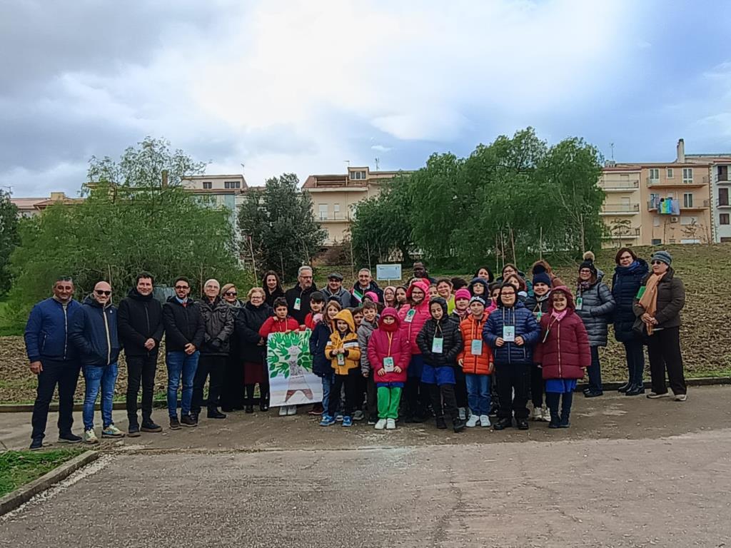 Calatafimi, piantate 80 nuove 'roverelle' nell'area verde di Sasi