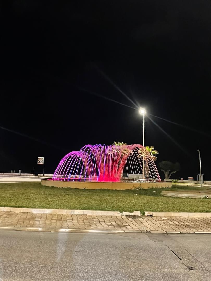 Giornata mondiale della prematurità: la fontana del lungomare sarà illuminata di viola