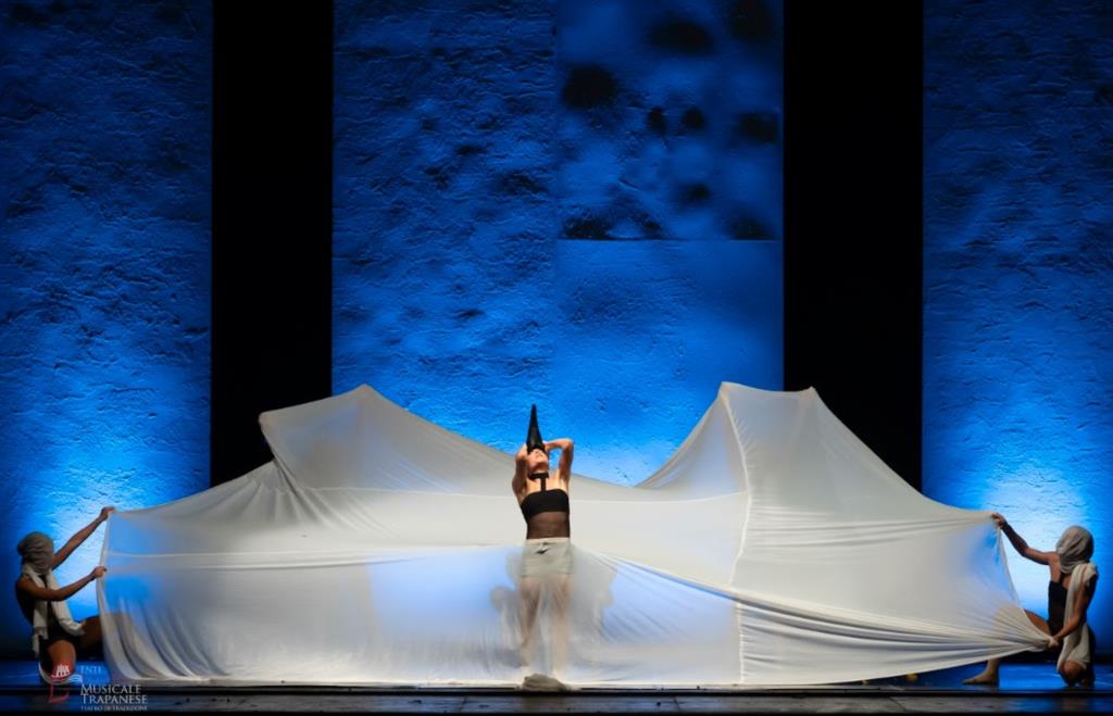 Bach e Dante in danza: un incontro di eleganza e poesia