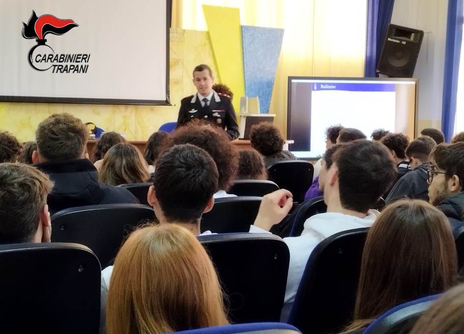 Mazara, incontri formativi dei Carabinieri nelle scuole