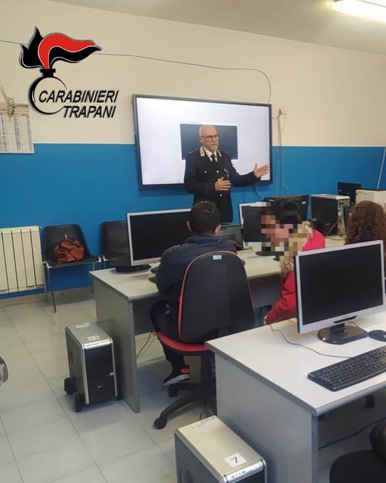 Valderice. I Carabinieri incontrano gli studenti dell’Istituto “Sciascia e Bufalino”