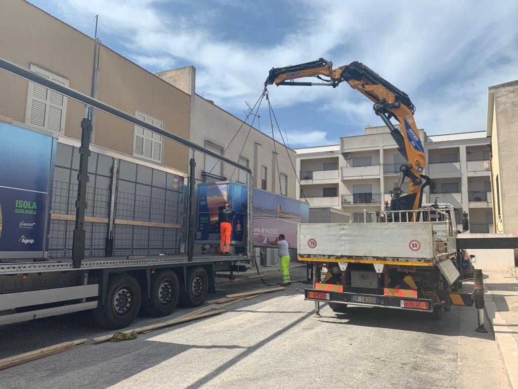 Paceco, installate due isole ecologiche