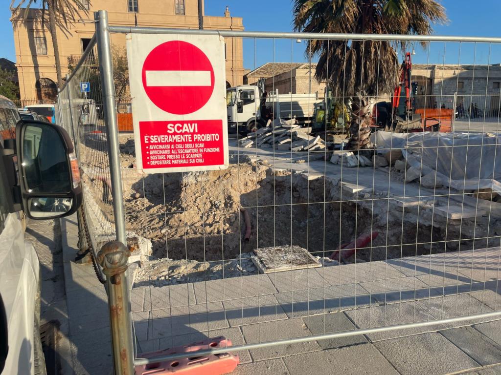 Lavori in piazza Marina a Favignana, l'Amministrazione comunale chiede il rispetto delle scadenze
