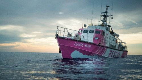 Giunti al porto di Trapani i migranti tratti in salvo dall'ong Louise Michele