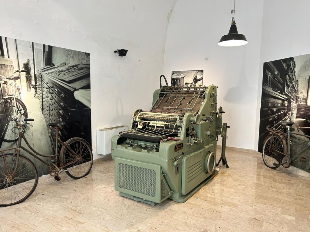 Trapani, a Palazzo Milo mostra permanente di reperti archeologici, volumi e macchinari tipografici