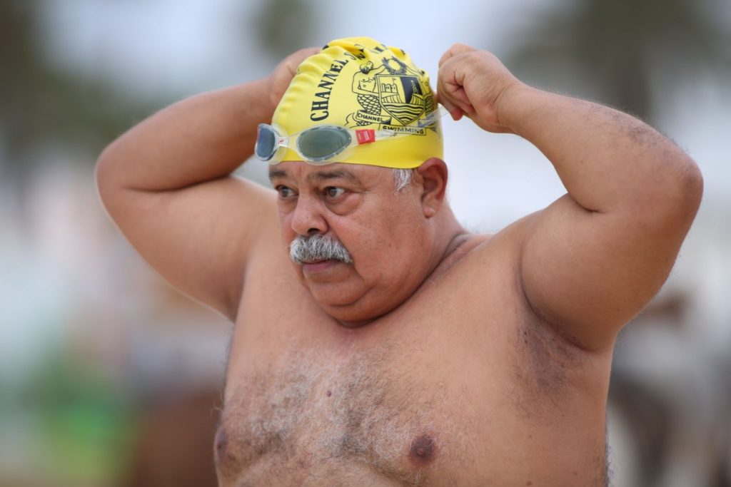 Da Pantelleria alla Tunisia a nuoto in sessanta ore: record mondiale per Najib Belhadi
