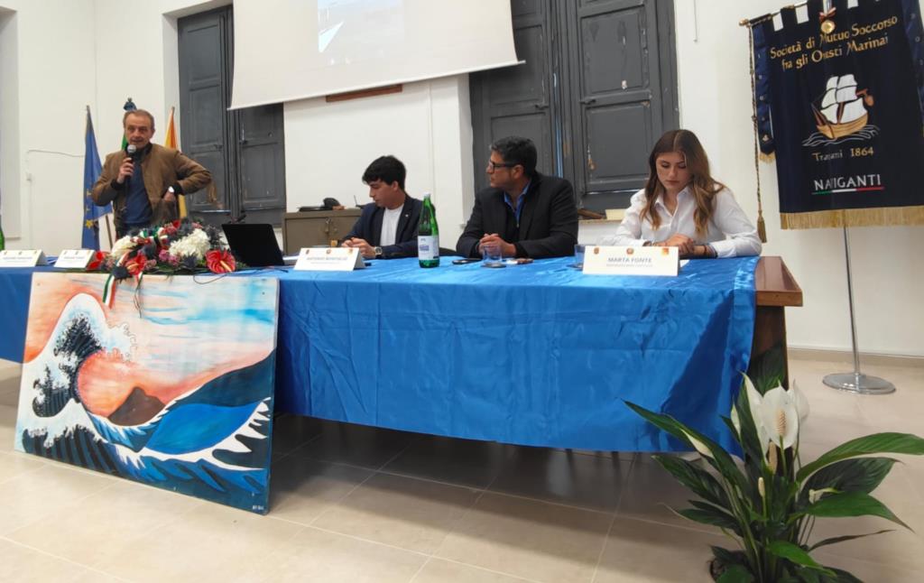 Trapani, il sindaco Tranchida in visita all'Istituto Nautico