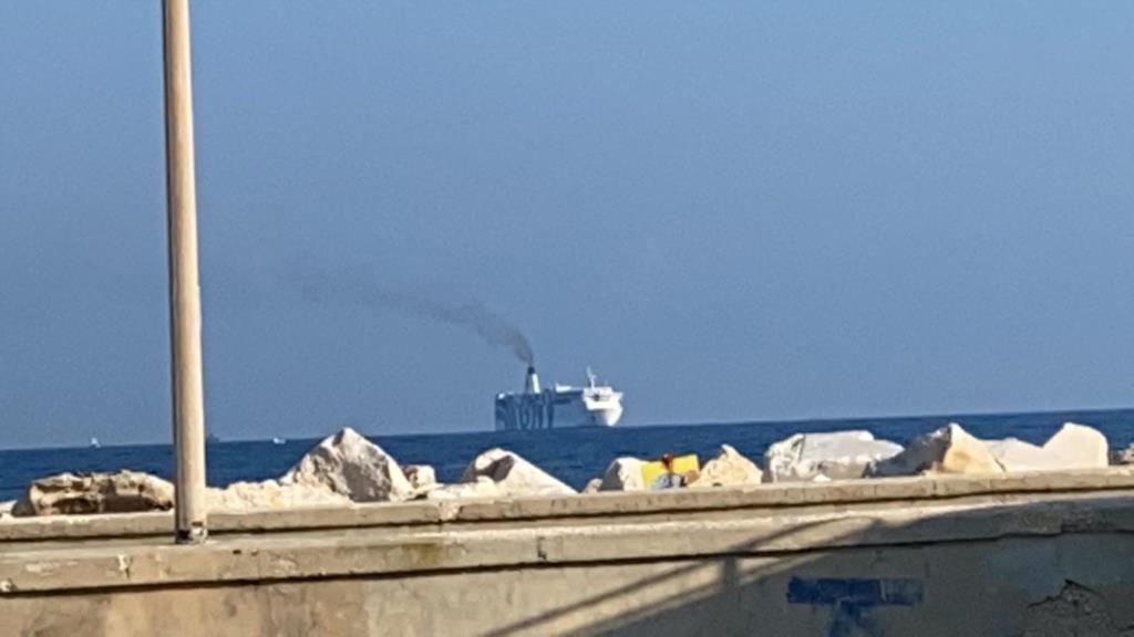 La nave-quarantena in rada a Trapani con a bordo circa 700 migranti