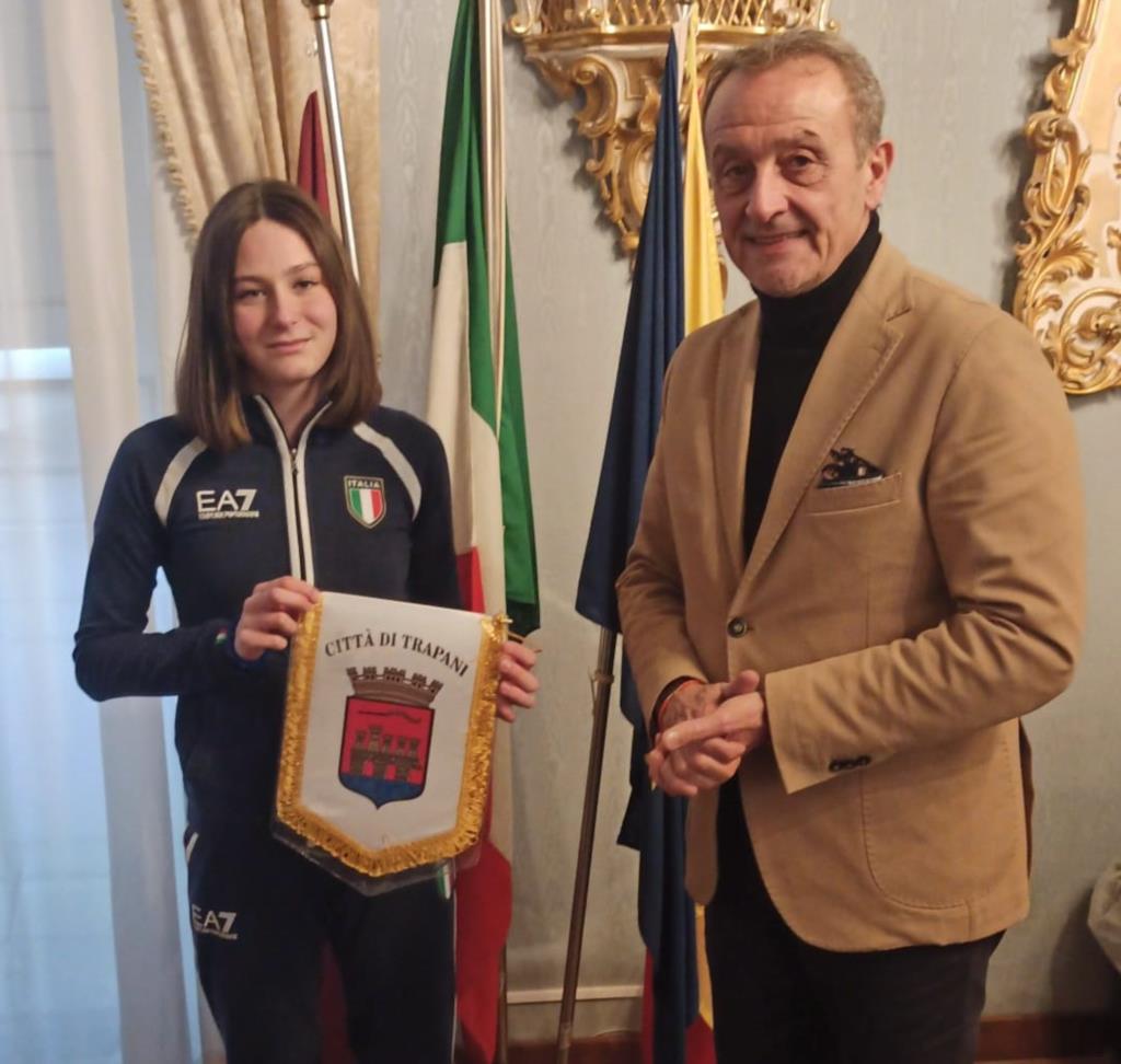 Trapani, ricevuta a Palazzo d'Alì la nuotatrice Emanuela Pietrarossa