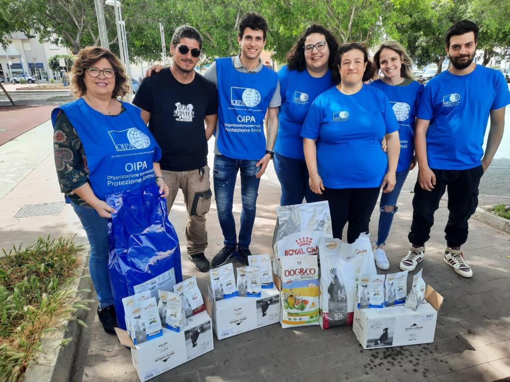 Trapani, gli angeli blu che salvano i cuccioli meno fortunati