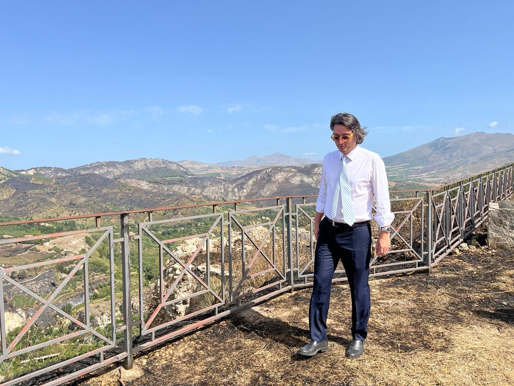 L’On. Safina (PD): 'Previste alte temperature e vento di scirocco, si prolunghi servizio antincendio'
