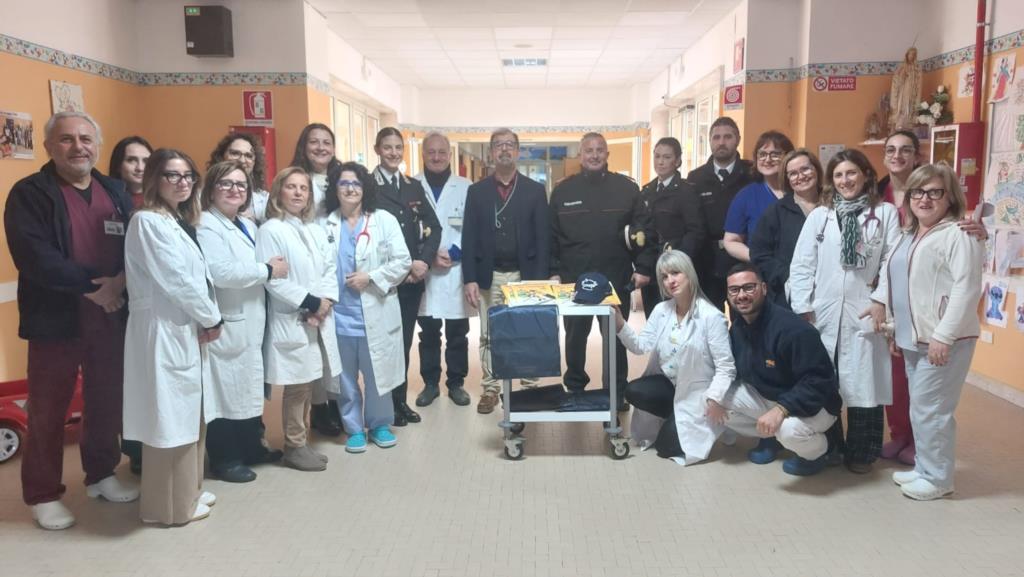 Trapani, i Carabinieri portano doni ai pazienti del reparto di pediatria del Sant'Antonio Abate