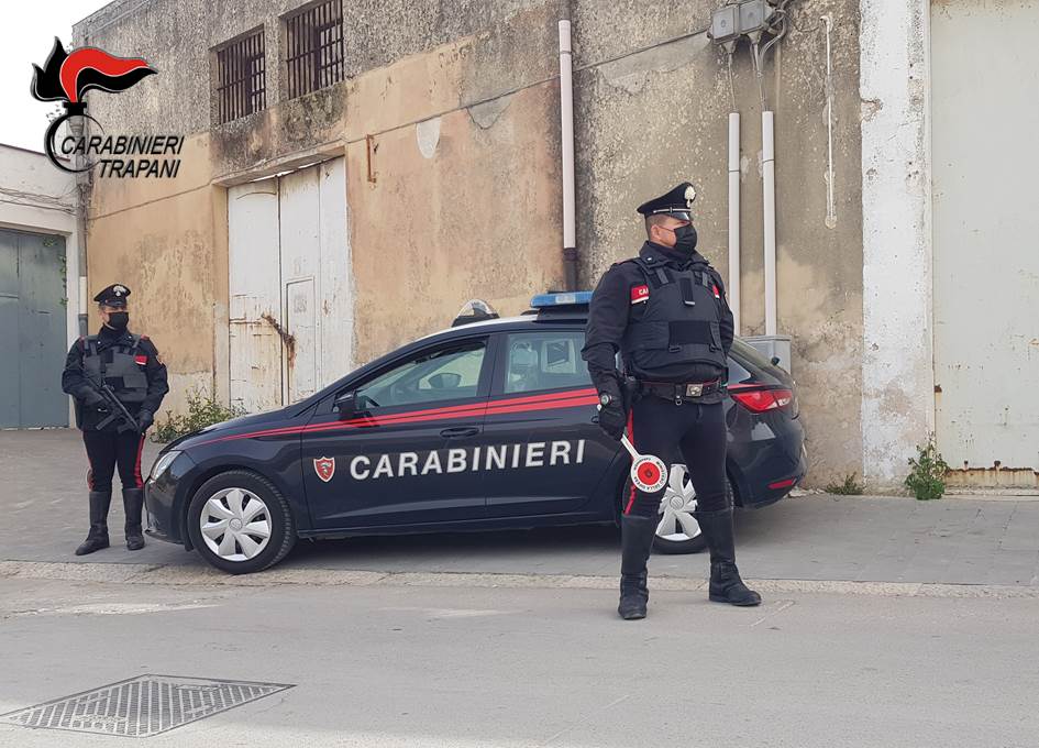 Alcamo, ruba un'auto parcheggiata in strada e scappa: arrestato