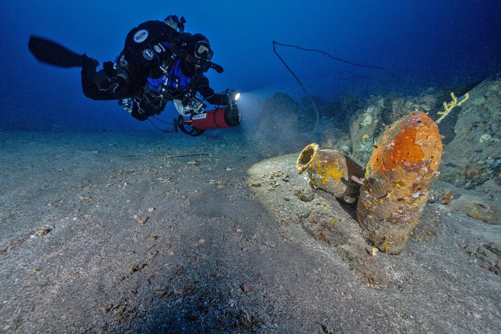 Oltre 300 anfore di epoca punica individuate nel mare di Pantelleria