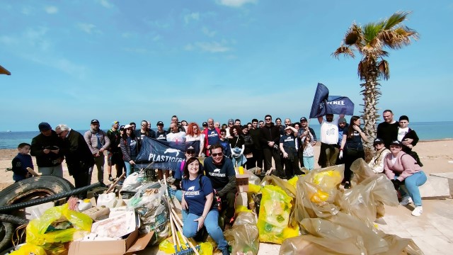 Erice, domenica plastic free sulla spiaggia di San Giuliano