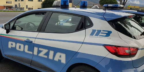 Salemi: rifiuta i controlli da parte della Polizia, si barrica in casa e minaccia di sparare