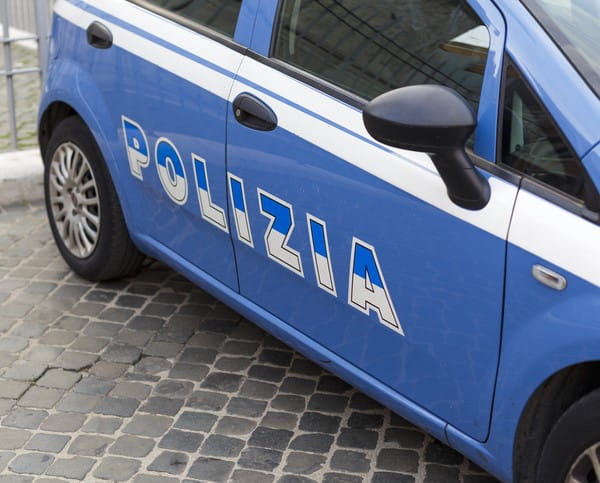 Uomo trovato morto in un garage in via Marconi