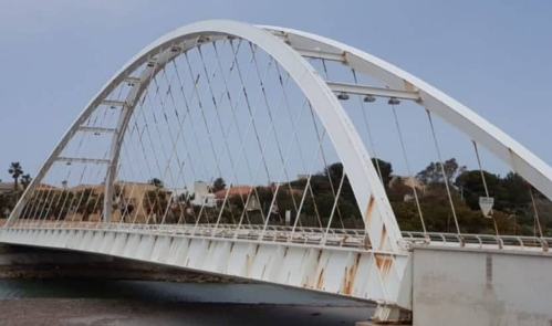 Il ponte sul fiume Arena a Mazara è pericoloso, chiuso al traffico