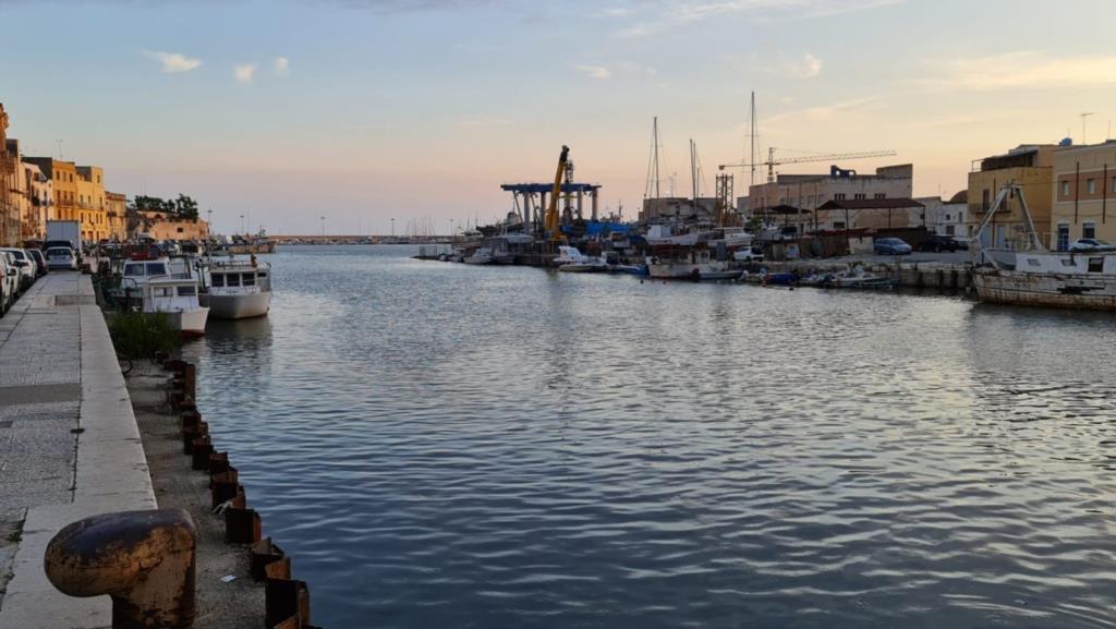 Mazara del Vallo, il cadavere di un'anziano recuperato nelle acque del porto canale