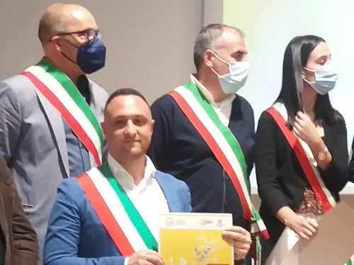 Rifiuti ed economia circolare: all'eco forum di Palermo premiato il comune di Santa Ninfa