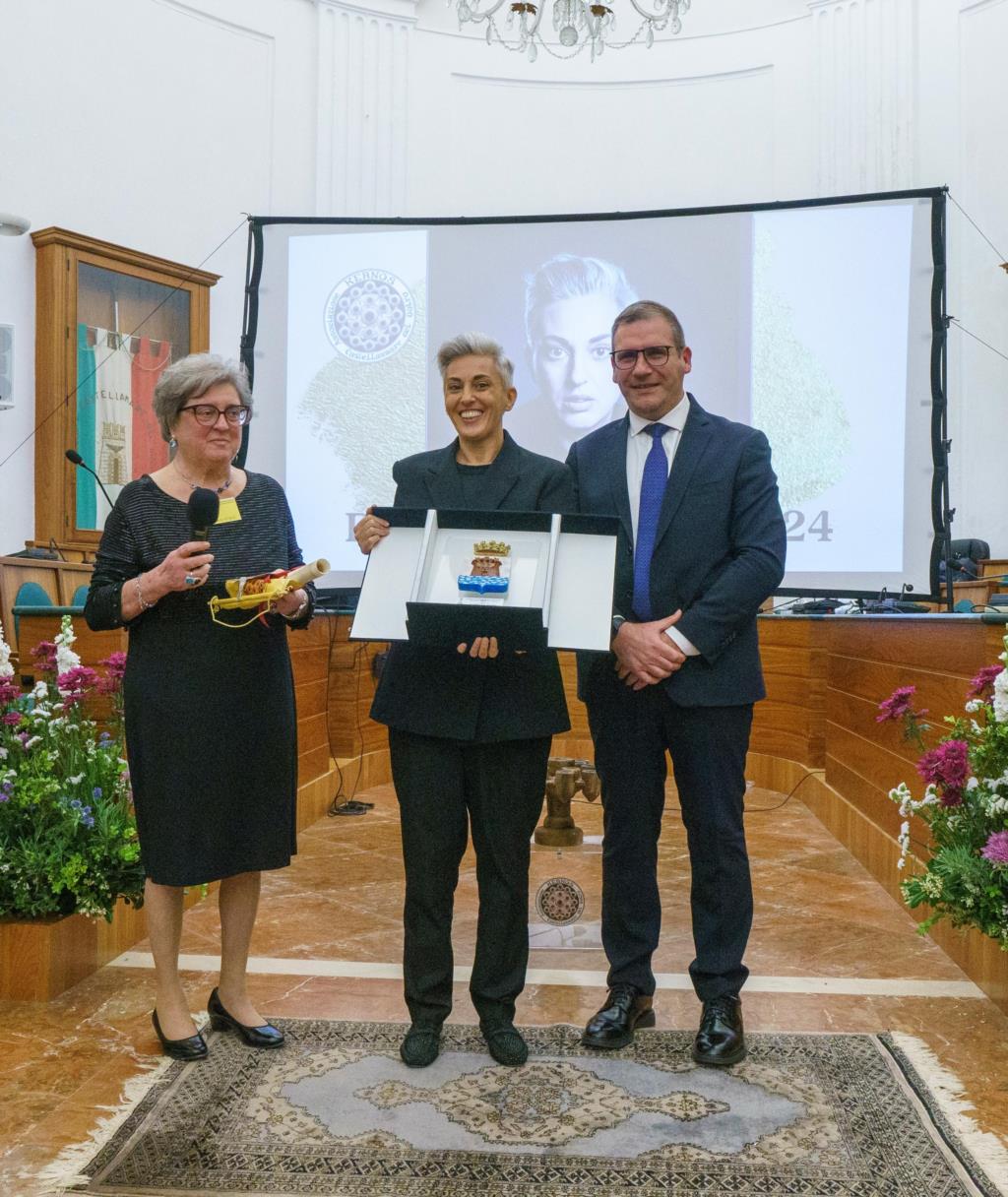 A Cathy La Torre il Premio Città di Castellamare del Golfo
