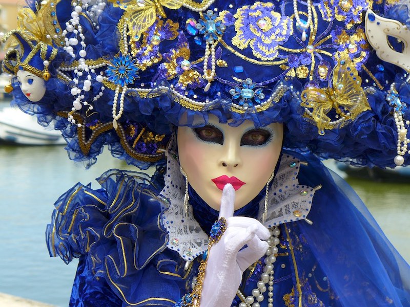 Zodiaco e personaggi del carnevale, voi dietro chi vi celate?