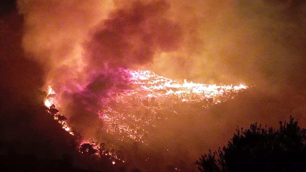 Castellammare, spento oggi l'incendio su monte Inici