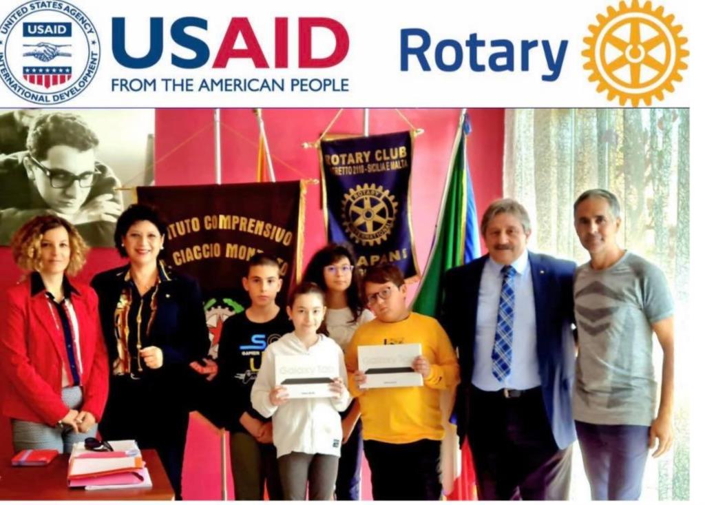 Trapani, il Rotary consegna due tablet agli alunni della 'Ciaccio Montalto'