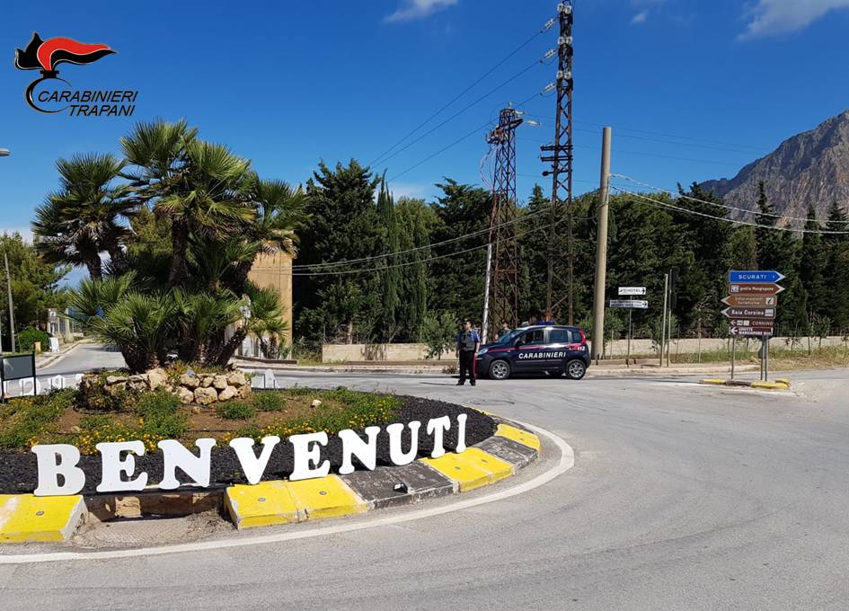 Custonaci, molesta i vicini e aggredisce i Carabinieri: arrestato