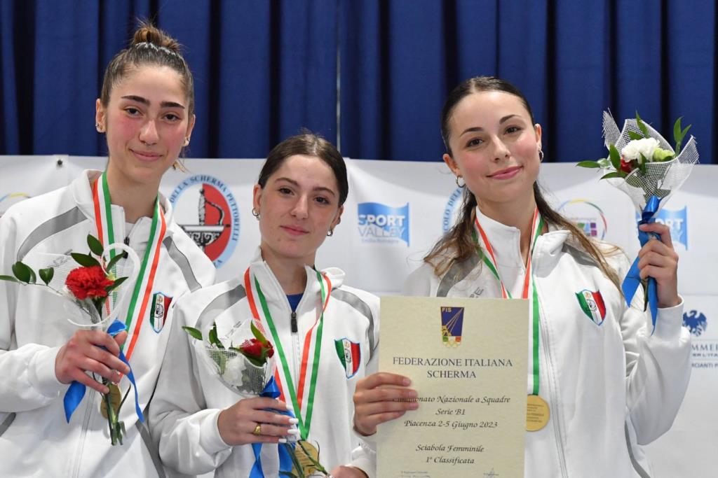 Circolo schermistico mazarese in festa: la sciabola femminile è in Serie A