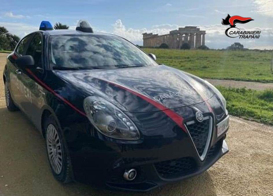 Castelvetrano, maltratta la compagna davanti ai tre figli minori: denunciato