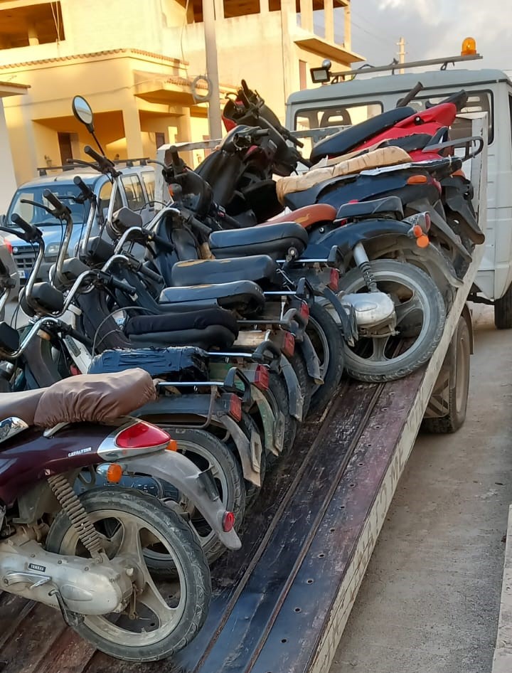 Marsala, sequestrati un deposito abusivo di alimenti e una ventina di motocicli senza targa