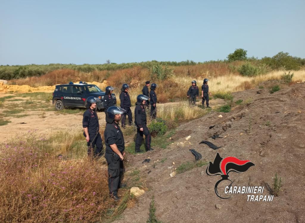 Campobello, ancora controlli dei Carabinieri tra l'ex cementificio e l'ex oleificio