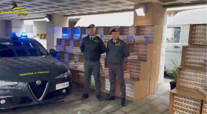 Sgominate due bande di trafficanti di sigarette, 16 arresti