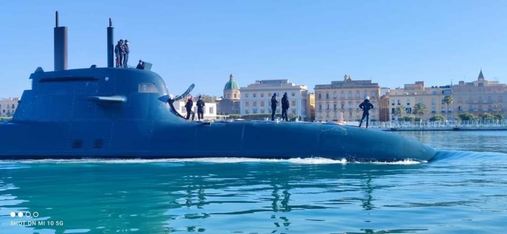 Trapani, un sottomarino al porto (VIDEO)