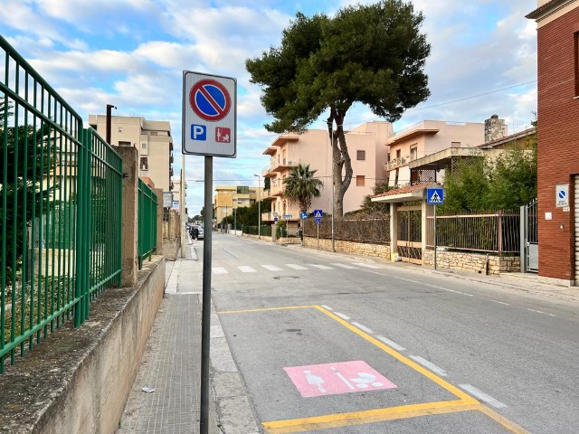 Erice, due stalli rosa per donne in gravidanza