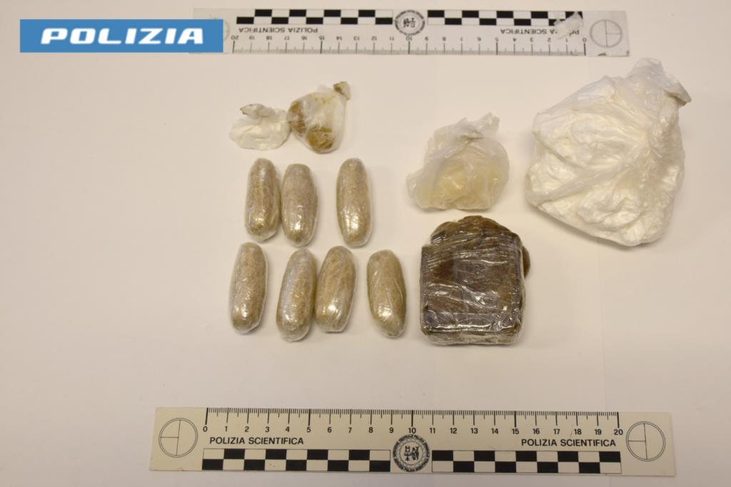 Mazara, a spasso con la droga: arrestata una quarantenne