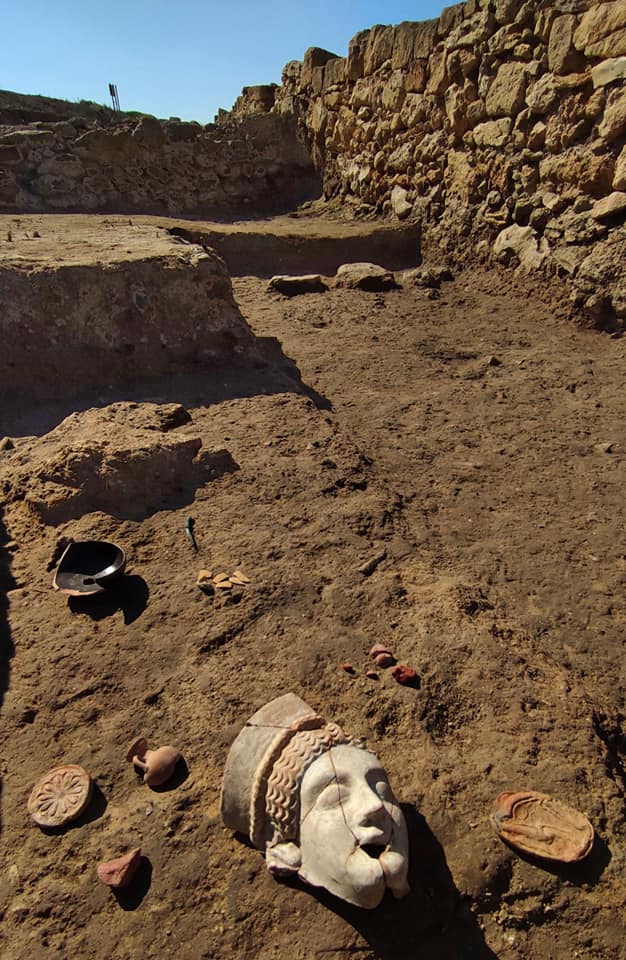 Dagli scavi di Mozia la splendida effige della dea Astarte