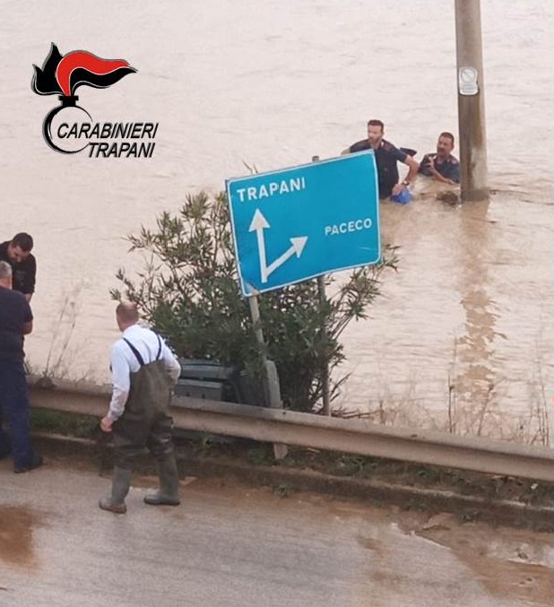 Maltempo, quattro le famiglie ancora bloccate a Salinagrande (VIDEO)