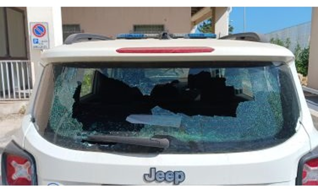 Erice, vandalizzate tre auto della Polizia municipale