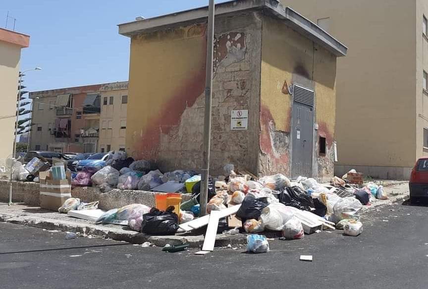 Erice, ancora cumuli di rifiuti in strada: stavolta a San Giuliano