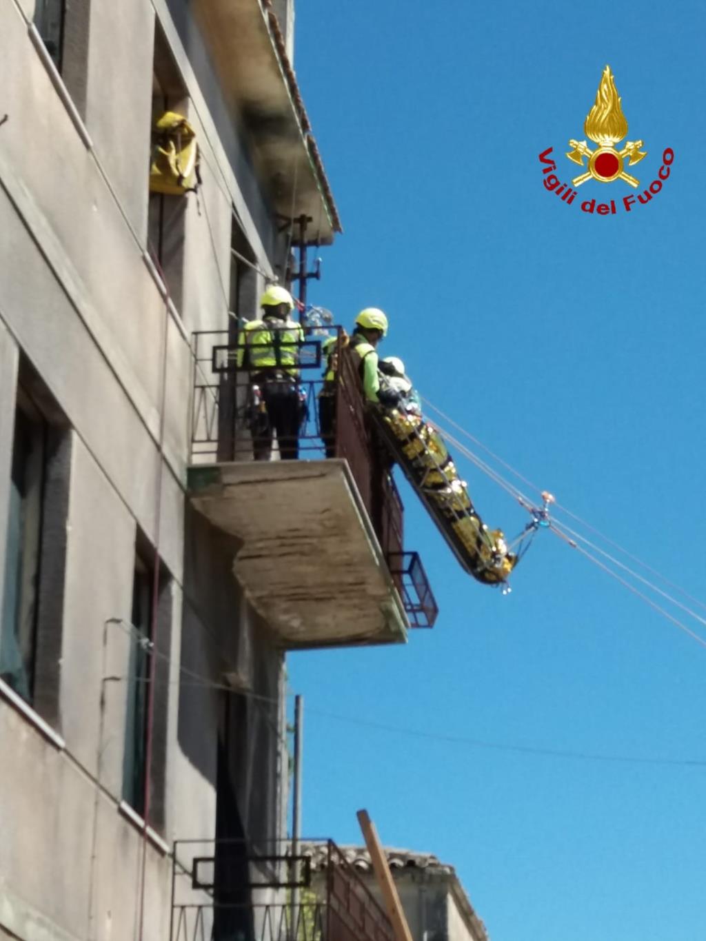 Poggioreale: i vigili del fuoco testano un sistema di comunicazione satellitare in emergenza