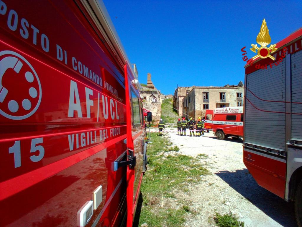 Poggioreale: i vigili del fuoco testano un sistema di comunicazione satellitare in emergenza