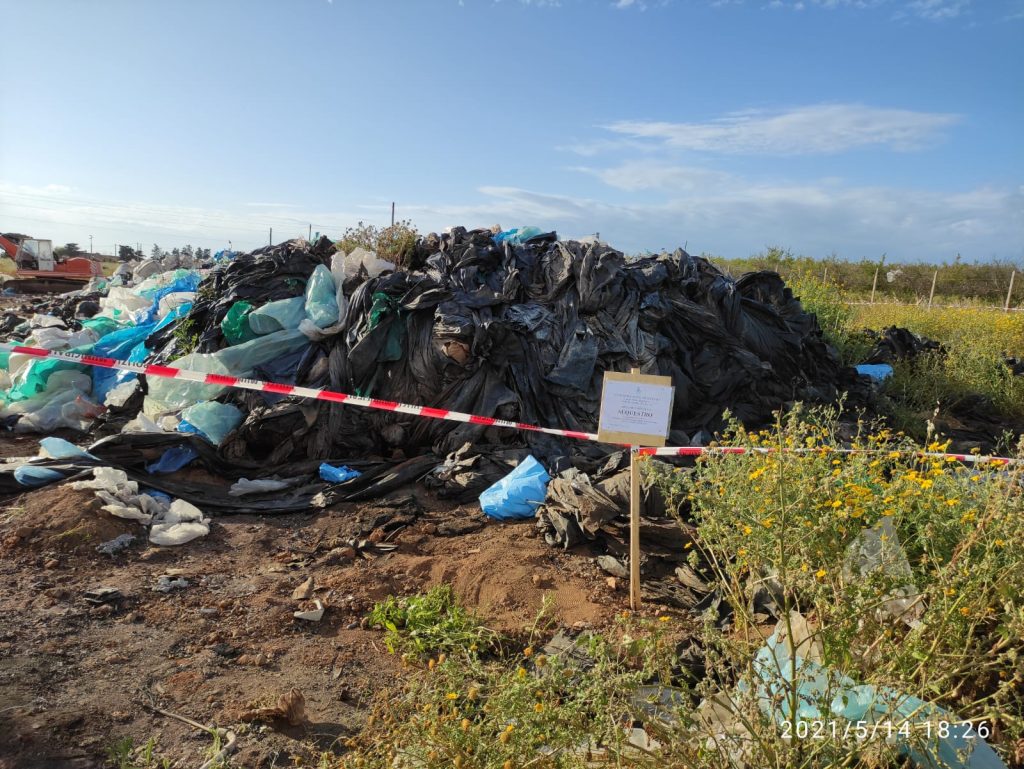 Marsala: rifiuti sotto terra nella periferia sud, sequestrata azienda di smaltimento plastica