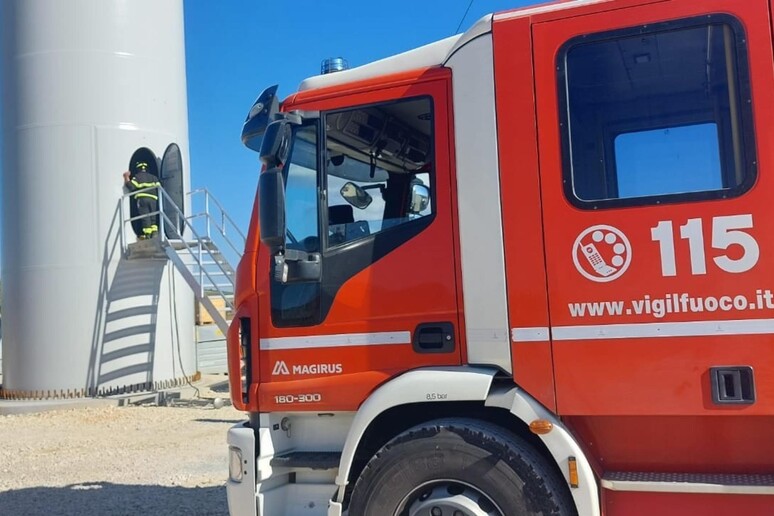 Cade da pala eolica, sequestrato l'impianto a Salemi