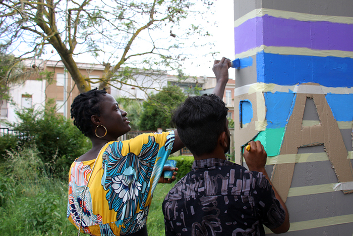 Vita, migranti e disabili realizzano murales della pace