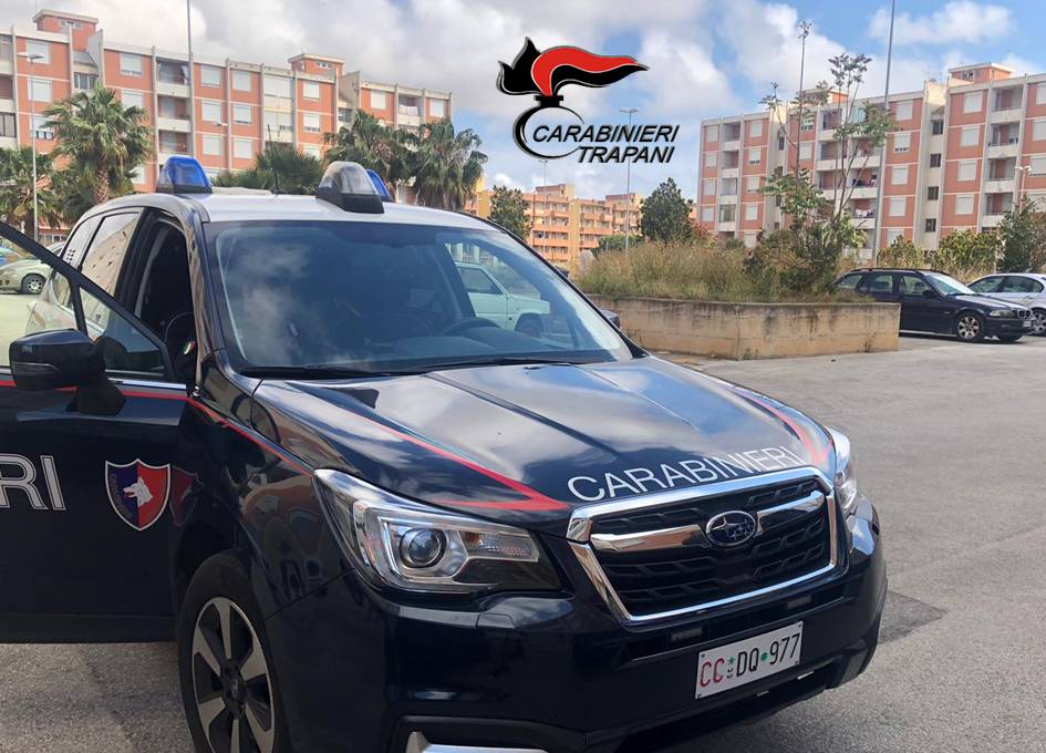 Marsala, rubano carburante dai mezzi dell'autoparco comunale: denunciati in due