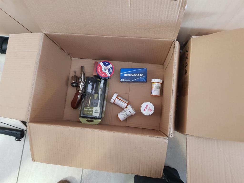 Affitta un aereo in America e atterra a Birgi. Sul velivolo armi e droga: arrestato