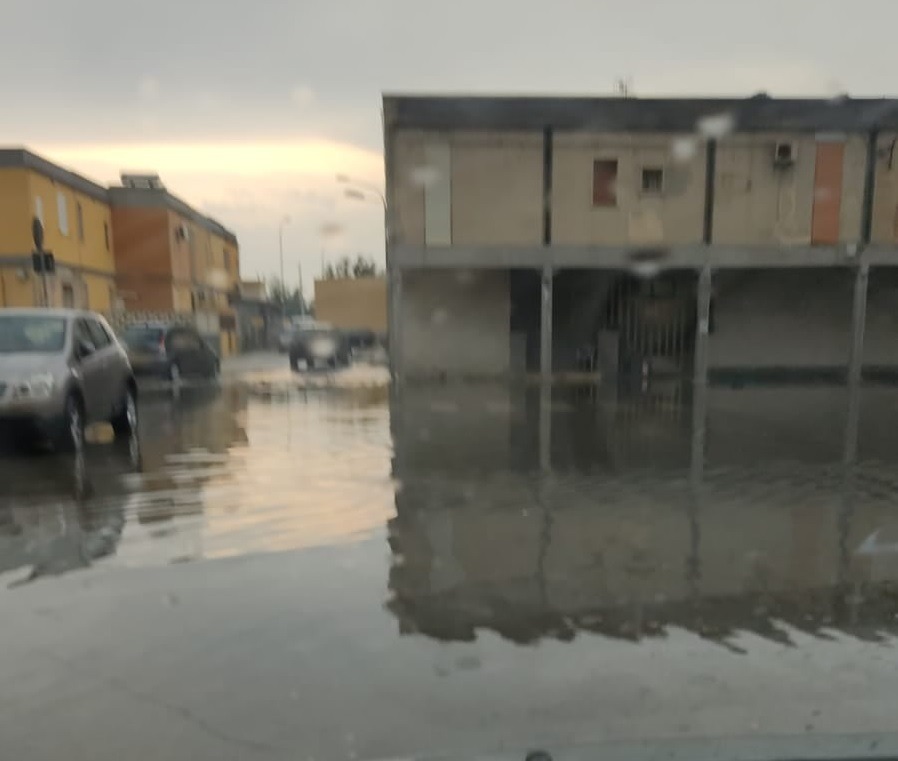 Maltempo: strade allagate e disagi alla circolazione